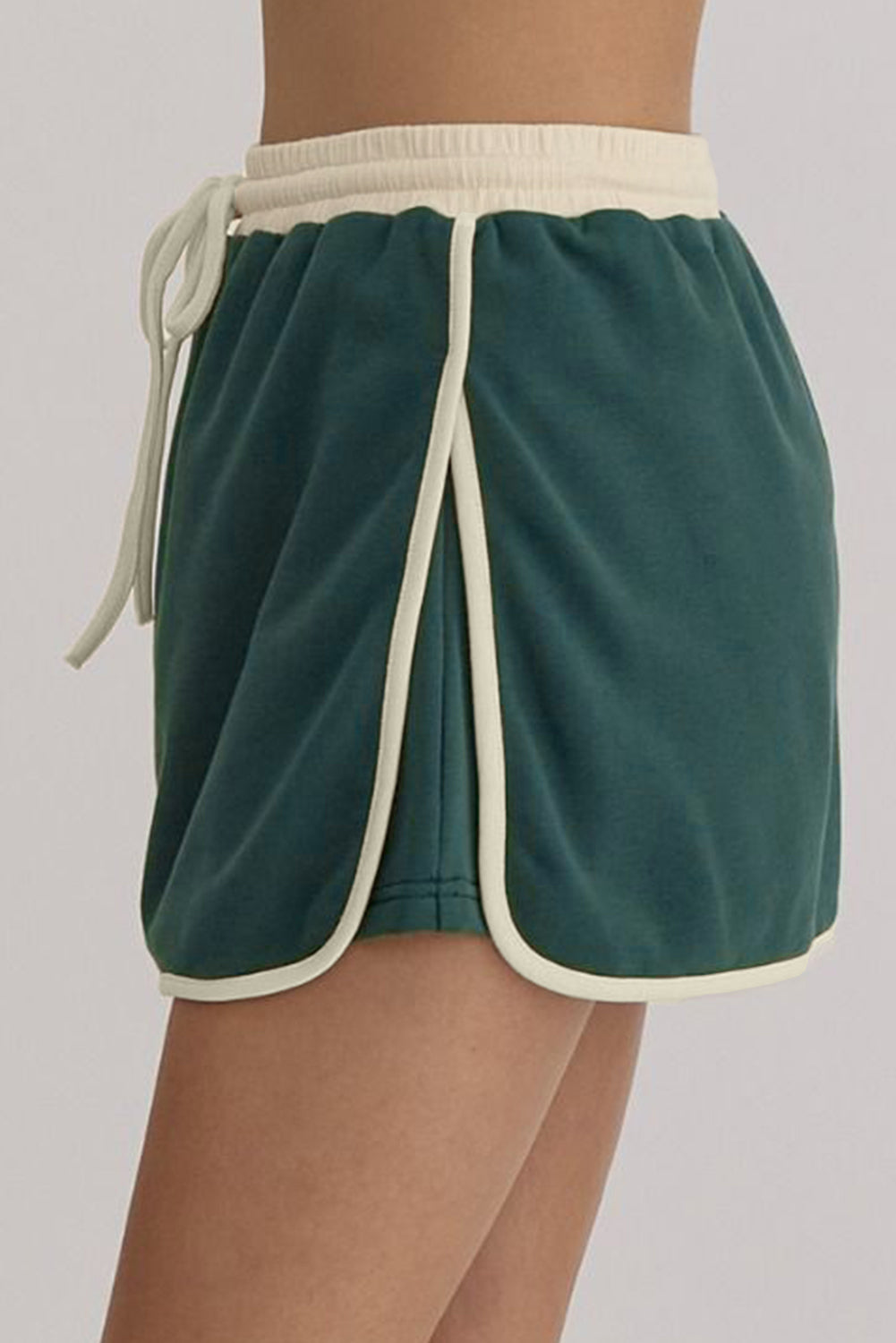 Evergreen Color Contrast Loose Pullover and Lace-up Waist Skort Set